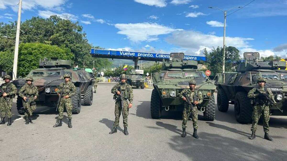 Venezuela envía tropas a la frontera con Colombia mientras aumenta la presión militar de EE. UU.