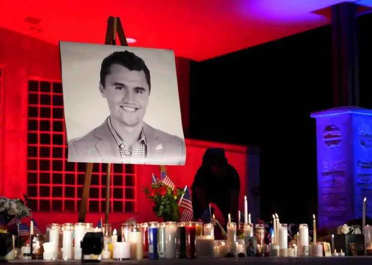 El debate por el asesinato de Charlie Kirk ya generó despidos, deportaciones y persecución ideológica / Créditos: AP - Lindsey Wasson