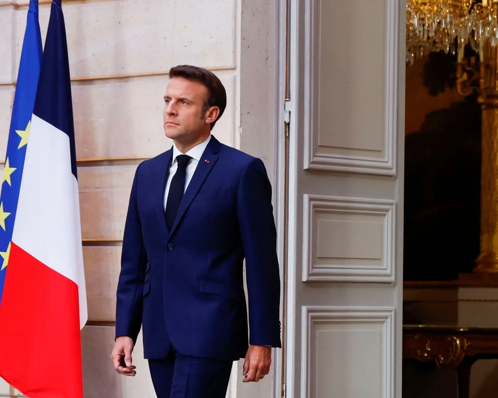 Macron enfrenta un nuevo desafío tras la caída del gobierno de Francia y la creciente crisis política