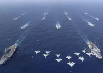 Los portaaviones Shandong y el Liaoning navegan lado a lado durante ejercicios en el Mar de China Meridional. Créditos: Xinhua