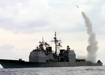 Los misiles Tomahawk son armas de crucero de largo alcance, diseñadas para atacar objetivos en profundidad con gran precisión. Créditos: Kenneth Moll/AP