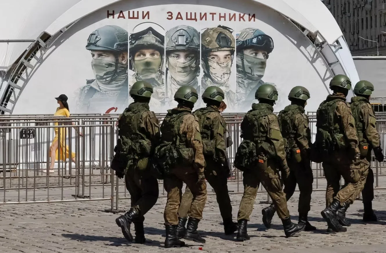 Putin intensifica el reclutamiento en 2025 y el presupuesto de defensa ruso muestra su primera caída en cinco años