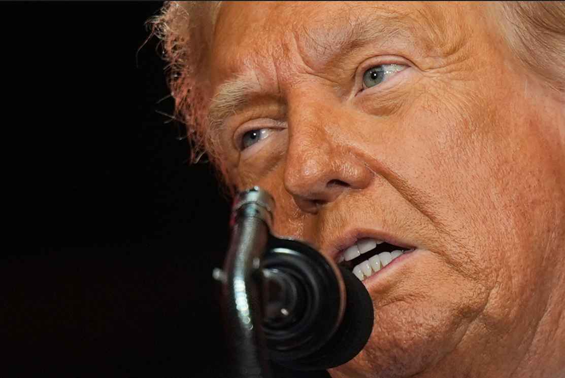 Tras un atril blindado, Trump buscó honrar a Charlie Kirk pero se diferenció: “Yo odio a mis oponentes”