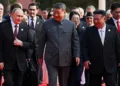 Xi Jinping junto a Vladimir Putin y Kim Jong Un. Créditos: Sergei Bobylev/AP