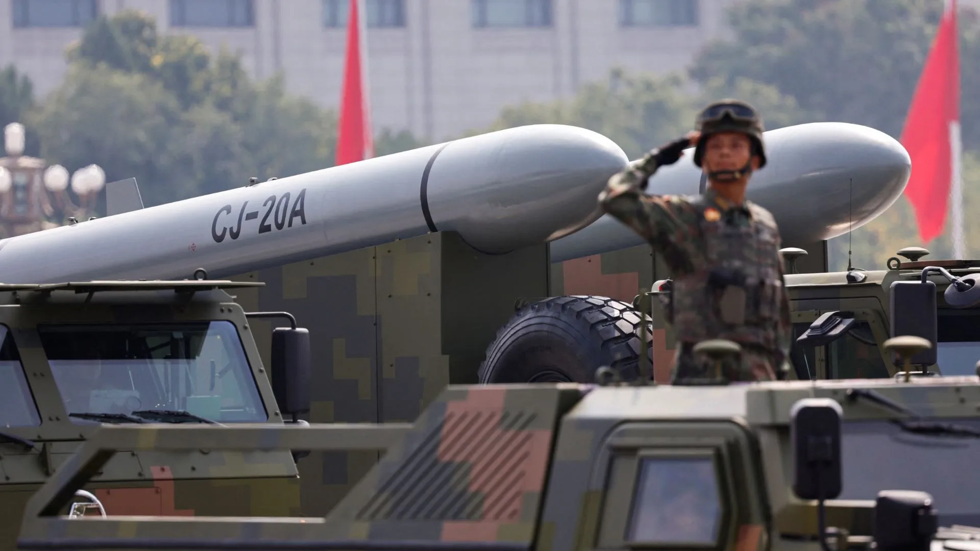 China revela por primera vez su tríada nuclear completa en desfile militar histórico