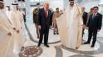 El presidente Trump con el emir de Qatar, jeque Tamim bin Hamad Al Thani, en Doha en mayo. 
Crédito...
Doug Mills/The New York Times