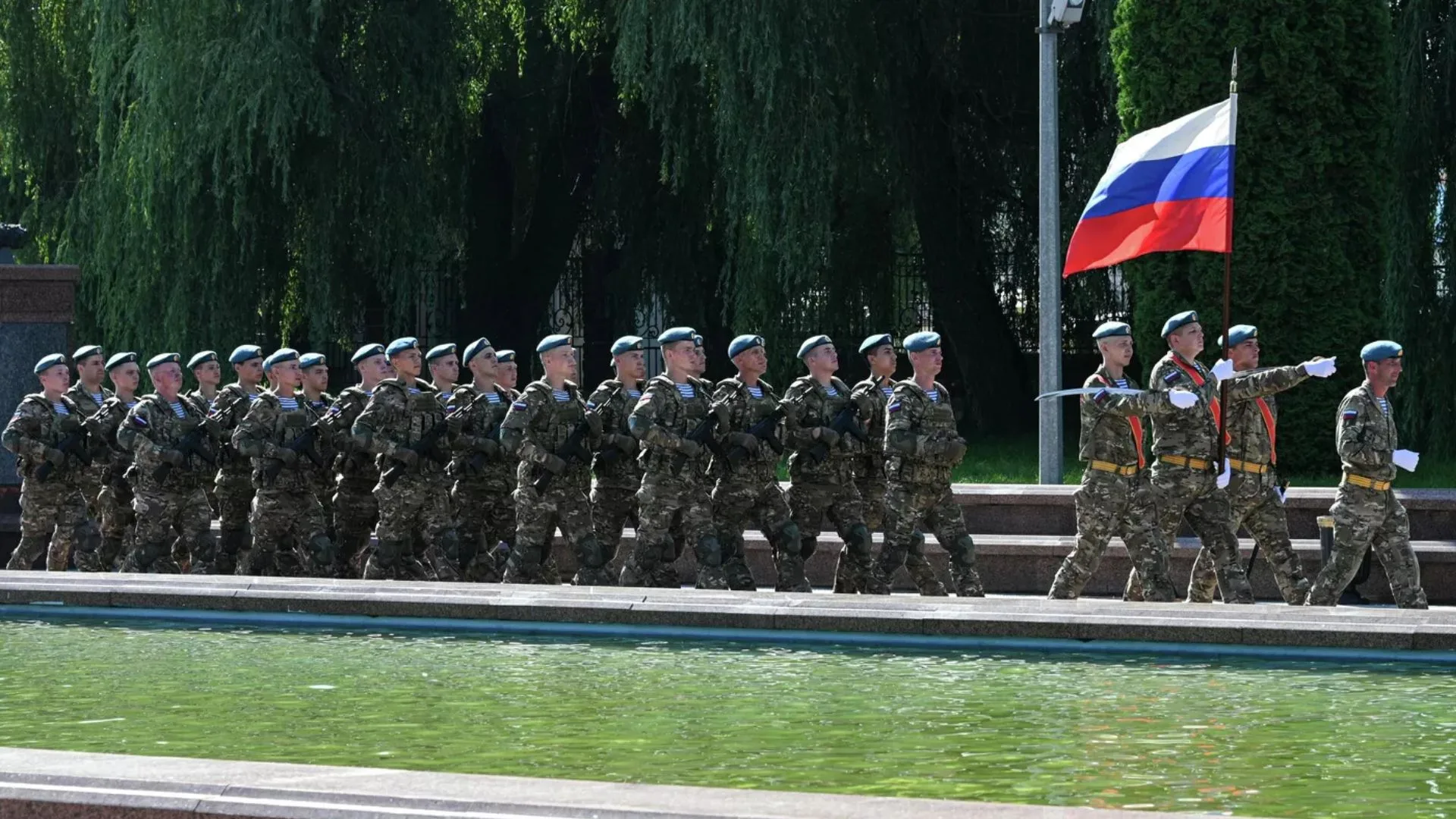 Con las conversaciones de paz en Ucrania inciertas, Rusia lanza un ejercicio de simulación de ataques nucleares junto a Bielorrusia