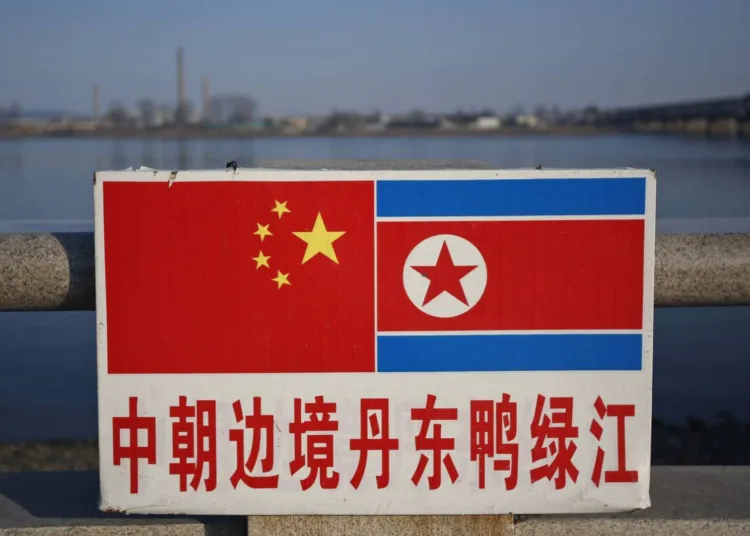 Banderas de China y Corea del Norte