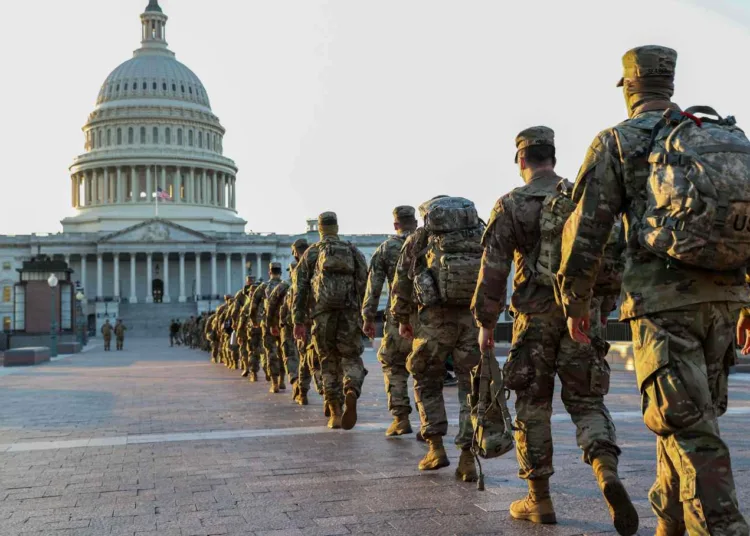 Trump amenaza con desplegar al ejército en ciudades de Estados Unidos si no le permiten hacerlo con la Guardia Nacional/ Créditos: Tasos Katopodis - Getty