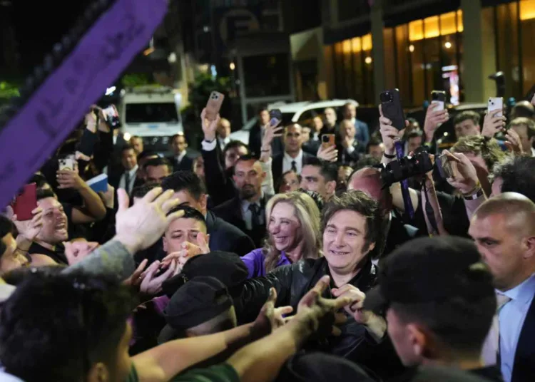 Medios de todo el mundo reflejaron la victoria de Javier Milei, que consiguió el 40,1% de los votos a nivel nacional / Créditos: AP foto, Rodrigo Abd