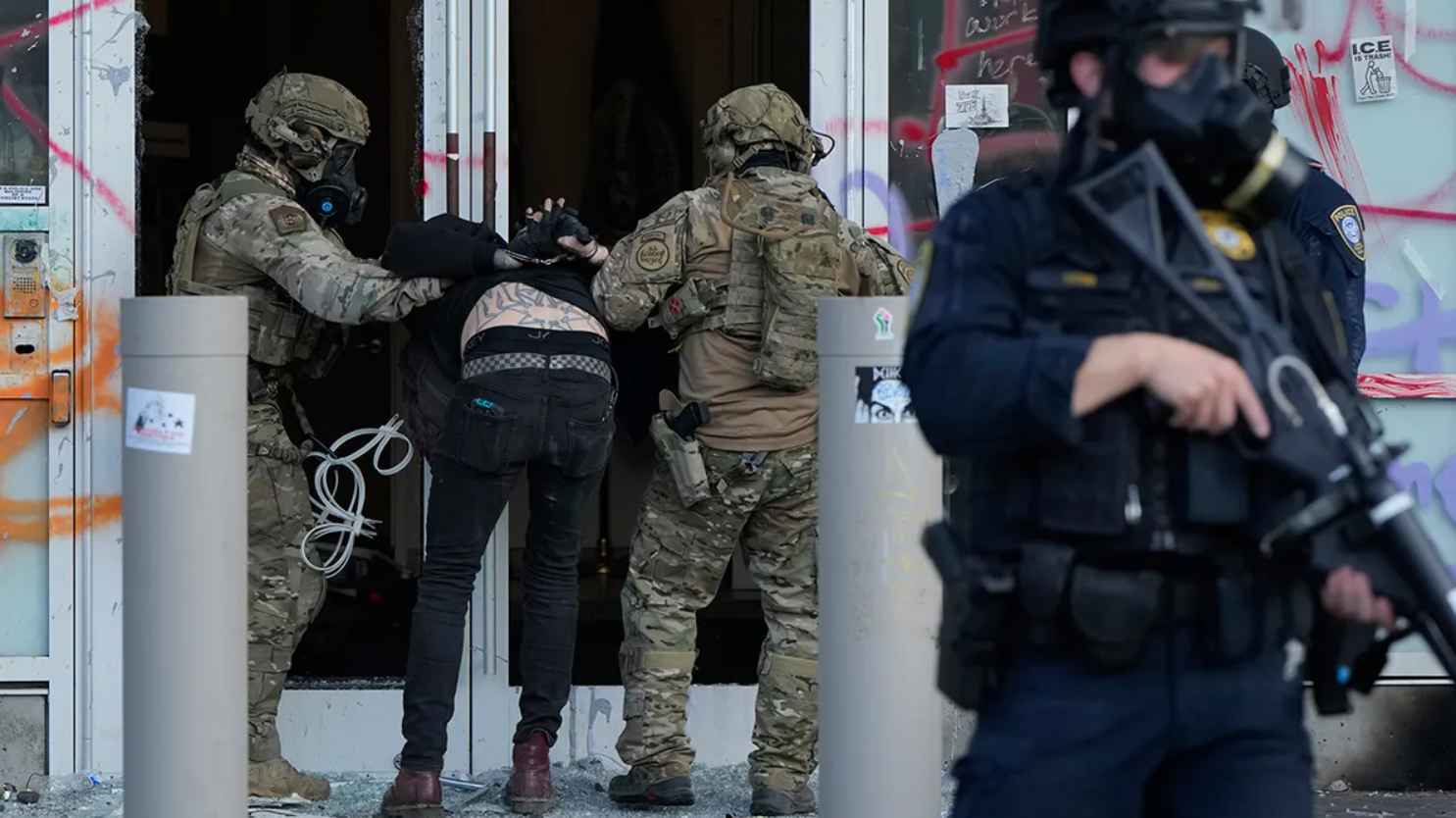 La justicia frena despliegues de la Guardia Nacional en Estados Unidos y Trump amenaza con el ejército