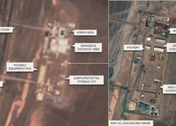 China está a punto de terminar un complejo militar en el extremo oriental del lago Pangong, con garajes, una bahía alta y almacenamiento protegido, el sitio está situado cerca de un complejo de radar chino y puede convertirse en una posición SAM u otra instalación relacionada con las armas.
Créditos: Damien Symon
@detresfa_