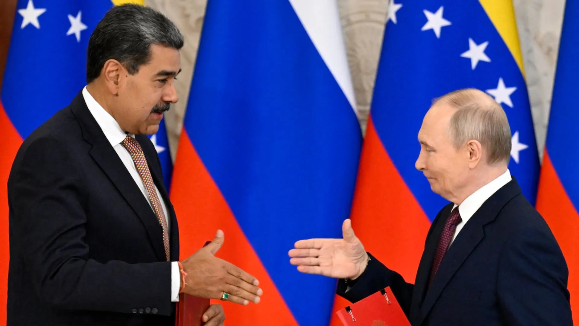 Maduro pide ayuda militar a Moscú mientras EE. UU. despliega fuerzas en el Caribe