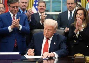 La administración Trump ya concedió la primera media docena de contratos para realizar prototipos que conduzcan al "domo dorado" / Créditos: AP Photo- Jacquelyn Martin