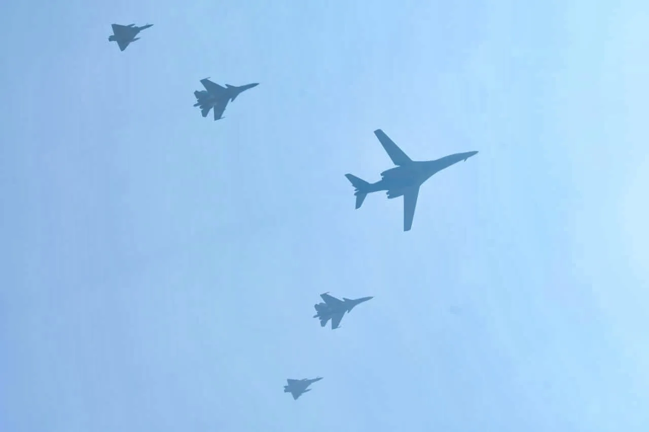 La Fuerza Aérea de EE.UU. e India realizan ejercicios aéreos conjuntos con bombarderos B-1B Lancer y cazas Su-30MKI