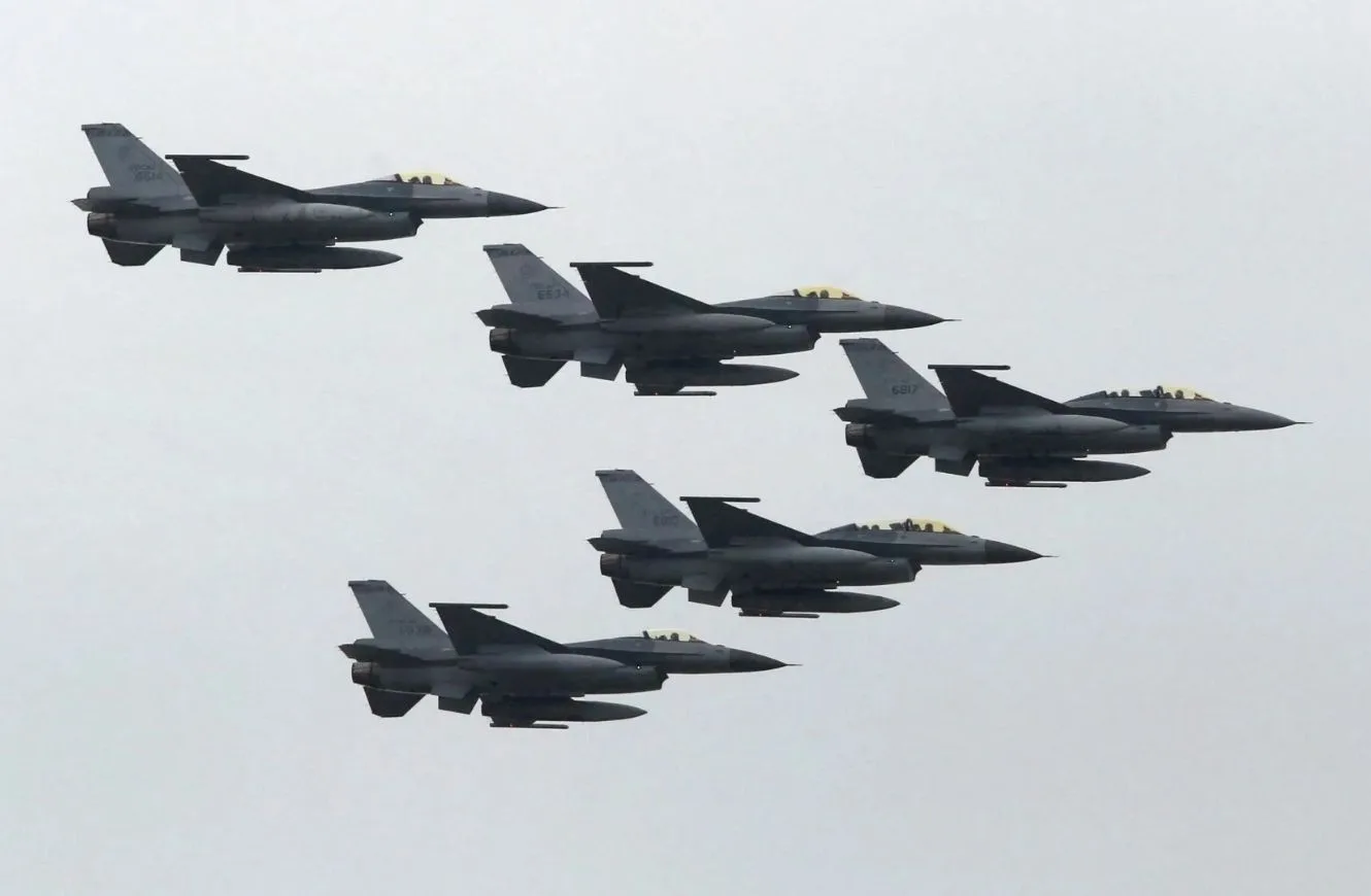 China protesta la venta de armas de EE.UU. a Taiwán que incluye repuestos para F-16 y C-130