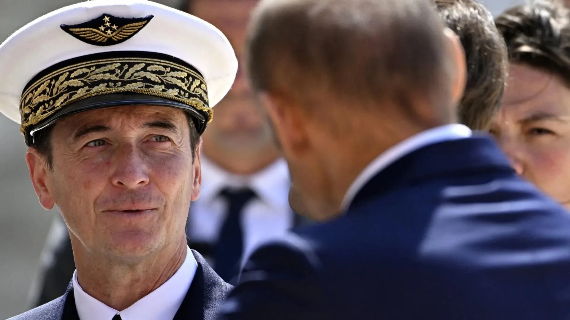 El jefe militar de Francia advierte que el país debe prepararse para la guerra