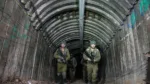 Soldados israelíes el viernes 15 de diciembre de 2023 en un túnel que, según el Ejército, fue usado por Hamas para atacar el cruce de Erez en el norte de la Franja de Gaza. Ariel Schalit / AP