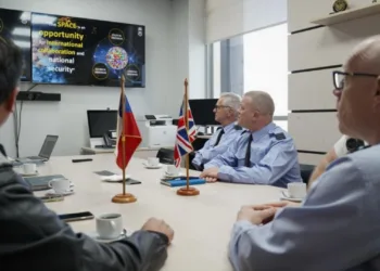 Representantes de Reino Unido y Chile