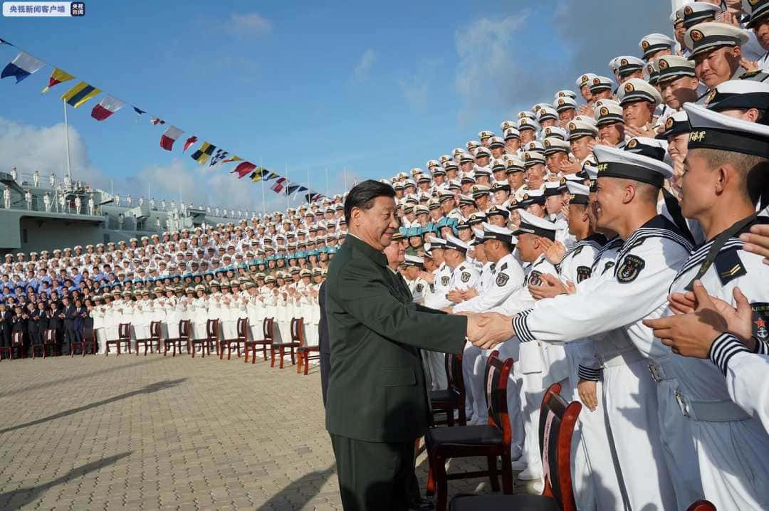 Xi Jinping preside la ceremonia de puesta en servicio del portaaviones Fujian