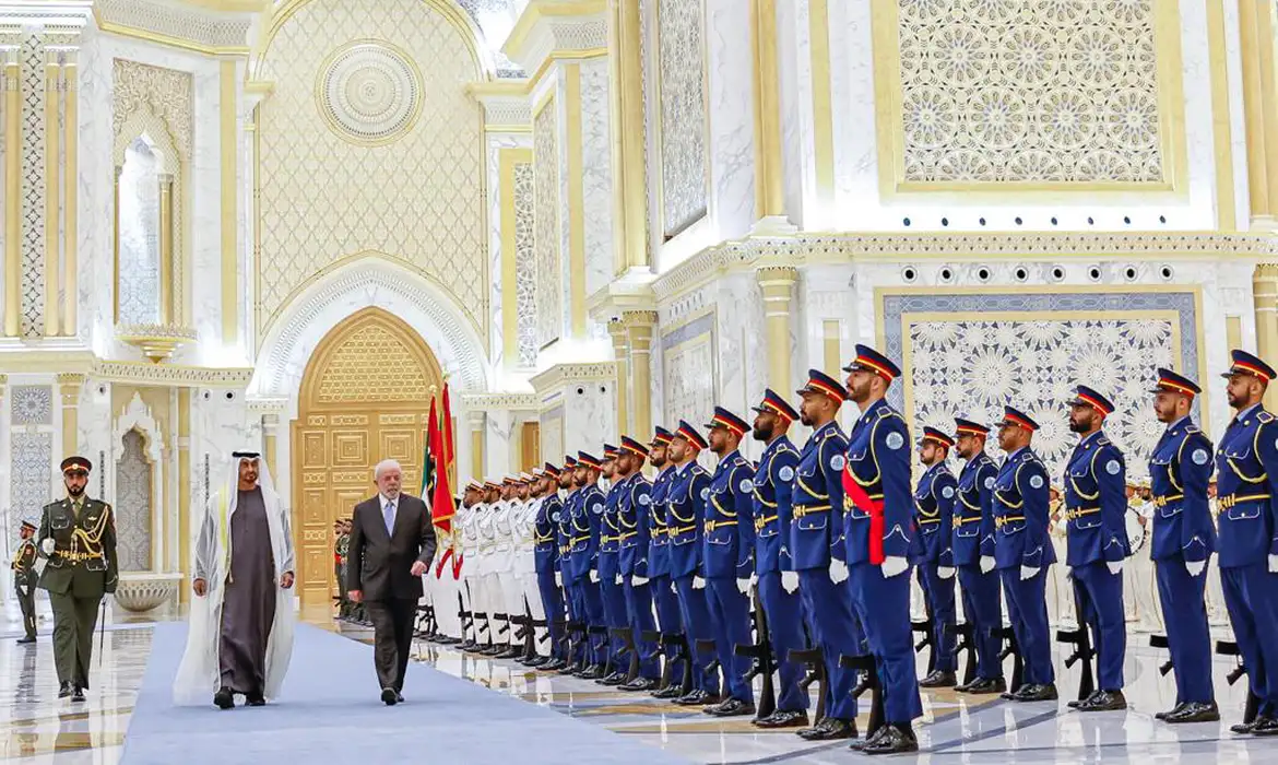 El presidente de Brasil durante su visita a Emiratos Árabes Unidos para acelerar la firma de un acuerdo comercial