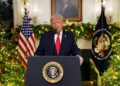 El presidente de los Estados Unidos, Donald Trump, da un discurso a la nación desde la Sala de Recepción Diplomática de la Casa Blanca en Washington, D.C., EE. UU., el 17 de diciembre de 2025. Doug Mills/Pool vía REUTERS
