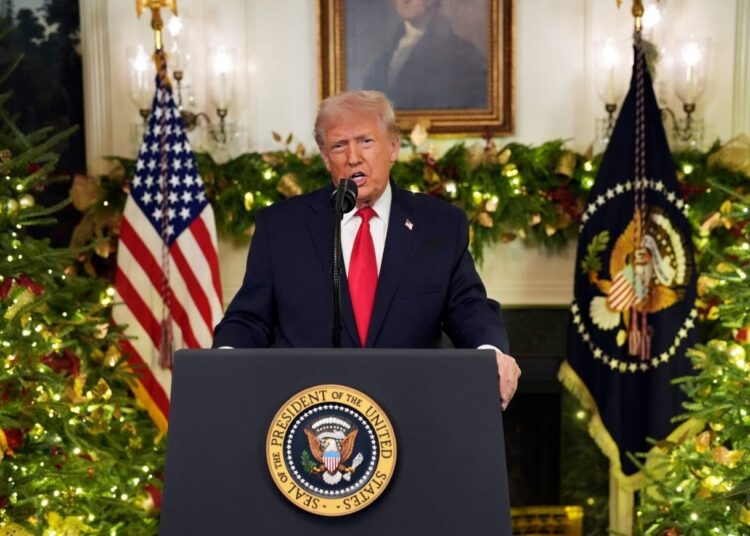 El presidente de los Estados Unidos, Donald Trump, da un discurso a la nación desde la Sala de Recepción Diplomática de la Casa Blanca en Washington, D.C., EE. UU., el 17 de diciembre de 2025. Doug Mills/Pool vía REUTERS