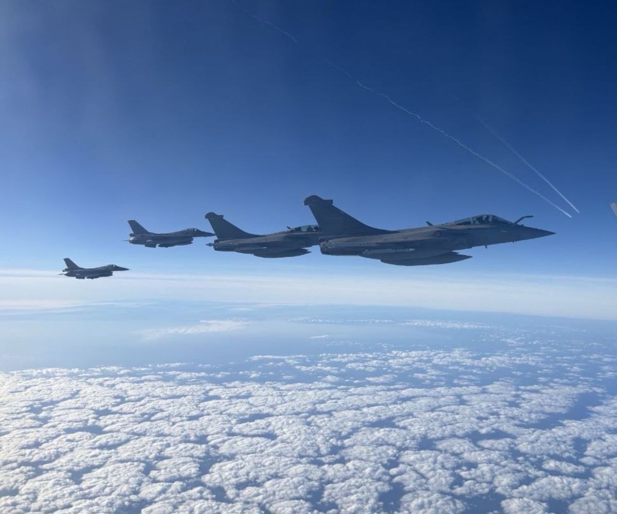 F-16 y Rafales belgas realizan una patrulla histórica en el mar Negro Créditos: ragex