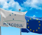 Banderas de la Unión Europea y el Mercosur