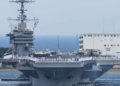 Japoneses protestan contra el despliegue del portaviones nuclear USS George Washington