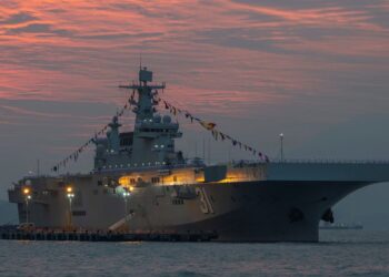 buque de asalto anfibio chino Tipo 075 CNS Hainan