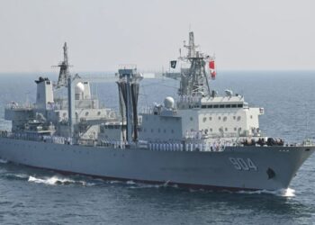 El buque de la Armada china (NS) Gaoyouhu