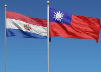Banderas de Paraguay y Taiwán. Crédito: archivo