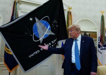 El presidente electo Donald Trump aprobó la creación de la Fuerza Espacial en 2019 durante su primer mandato; ahora, el servicio quiere un presupuesto mayor. (Alex Brandon/AP)