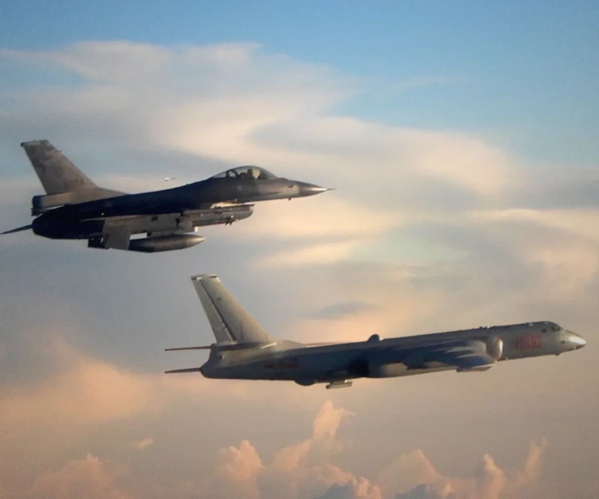 Caza taiwanés intercepta un bombardero de la Fuerza Aérea Popular de Liberación en la Zona de Identificación de Defensa Aérea Crédito de la foto: Dr. Ernest Gunasekara-Rockwell