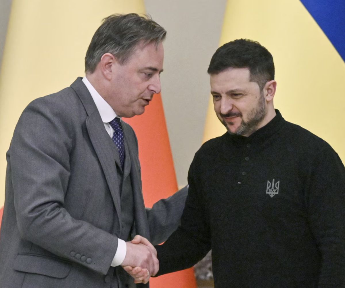El presidente ucraniano, Volodymyr Zelensky, junto al primer ministro belga Bart De Wever