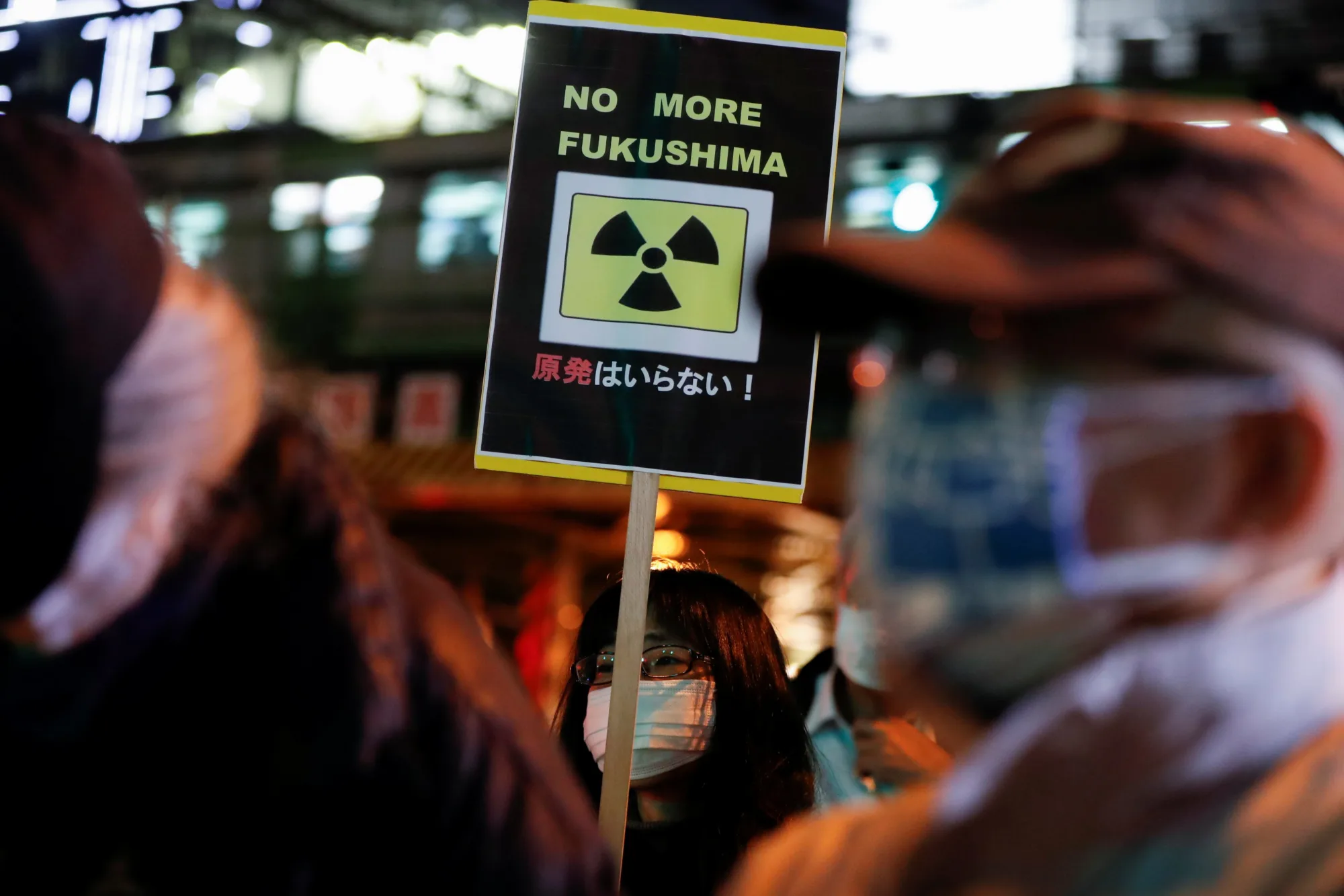 El tsunami y el consiguiente colapso de la planta nuclear mataron a más de 18.000 personas y arrasaron ciudades enteras, desplazando a cientos de miles.