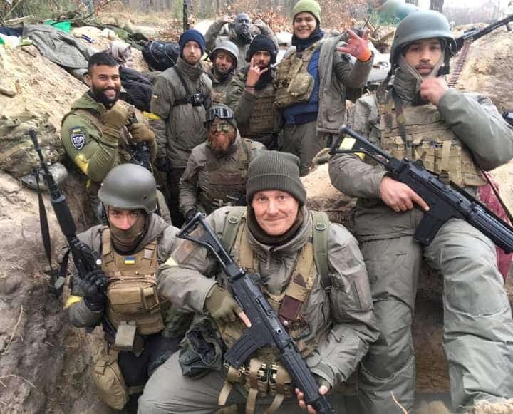 Los primeros extranjeros ya se han unido a la Legión Internacional, la fuerza militar voluntaria de Ucrania, y están luchando fuera de Kiev. Crédito: Ukrainian Ground Forces