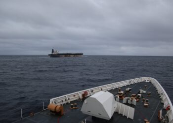 Incautación del M/V Bella 1 por violaciones a las sanciones estadounidenses. El buque fue incautado en el Atlántico Norte en virtud de una orden emitida por un tribunal federal estadounidense tras ser rastreado por la USCGC Munro.