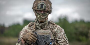 La Brigada “Khartia” difundió un video propagandístico desde Kupiansk que revela la participación de combatientes internacionales, incluyendo argentinos, en la guerra contra Rusia. Crédito: Cuenta oficial X de Ucrania