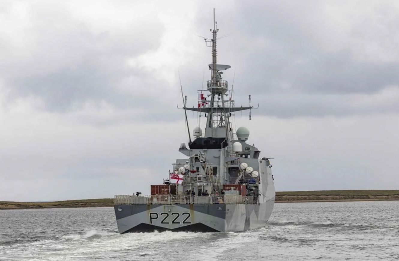 HMS retirandose de la zona de patrullaje en las Islas Malvinas. Crédito: Real Armada Británica 