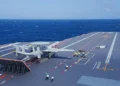 KJ-600, un avanzado avión de alerta temprana de China, captado en el portaaviones Fujian. Crédito: Zona Militar