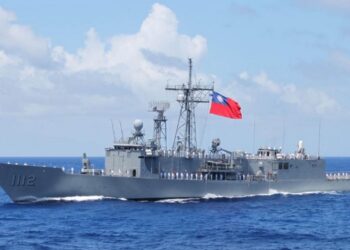 La fragata de clase Cheung Kung (ex-clase Oliver Hazard Perry) ROCS Ming-Chuan (PFG-1112). Ming Chuan y ROCS Feng Jia (PFG-1115) fueron el último par en unirse a la Armada de la República de China en 2018.