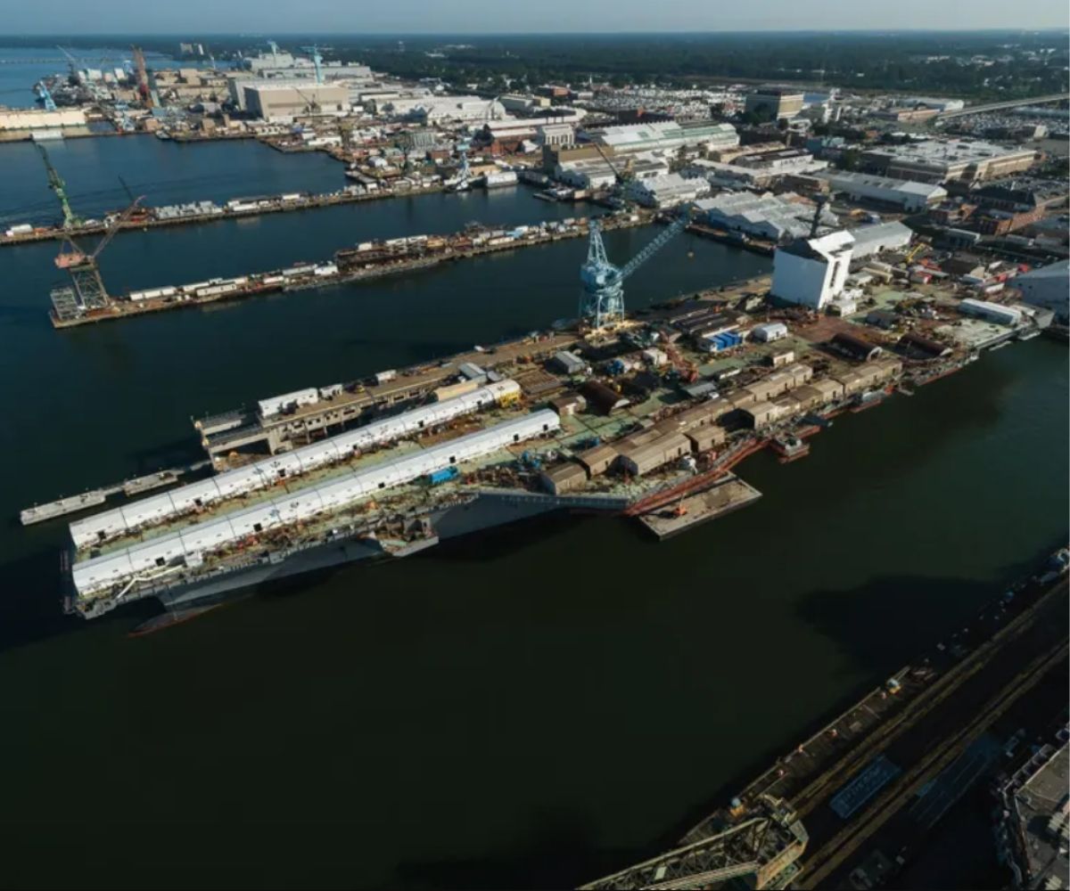 Portaviones John F. Kennedy en construcción
