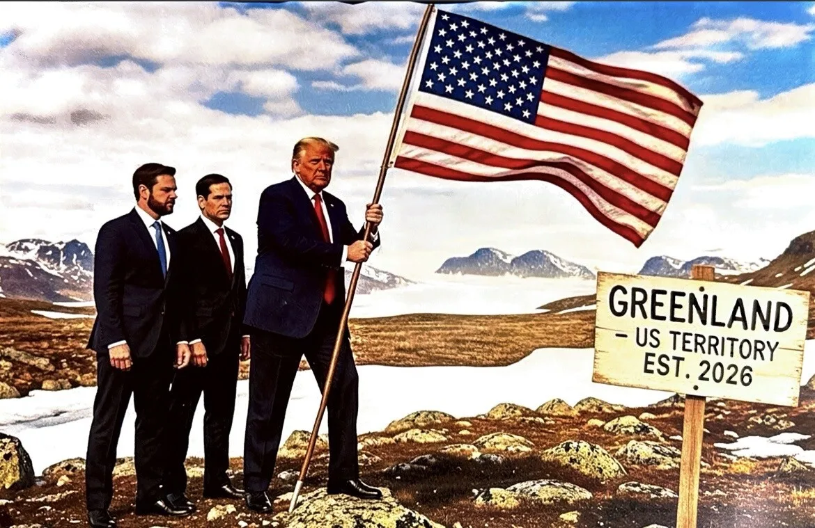 Imagen donde se ve a Donald Trump flanqueado por su secretario de Estado, Marco Rubio, y su vicepresidente J.D. Vance, plantando una bandera estadounidense en un paisaje nevado junto a un cartel que reza “Groenlandia, territorio de Estados Unidos” y se menciona el año en curso, 2026. Crédito: Truth Social Donald J. Trump