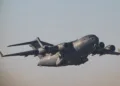 Un avión C-17 Globemaster III despega durante un ejercicio de preparación en el área de responsabilidad del Comando Central de los EE. UU. el 22 de enero de 2026. (Foto de la Fuerza Aérea de los EE. UU. por el Sargento Técnico Justin Norton)