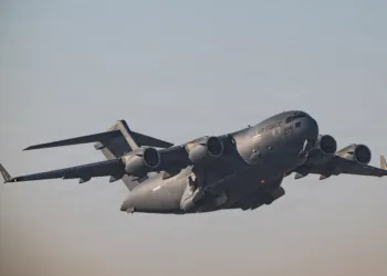 Un avión C-17 Globemaster III despega durante un ejercicio de preparación en el área de responsabilidad del Comando Central de los EE. UU. el 22 de enero de 2026. (Foto de la Fuerza Aérea de los EE. UU. por el Sargento Técnico Justin Norton)