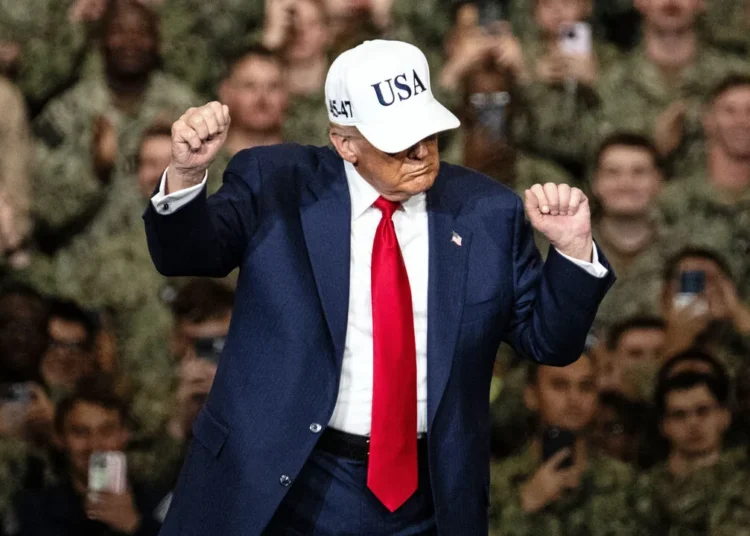 El presidente Donald Trump en una base militar de EE.UU. Crédito: Photograph: Getty Images