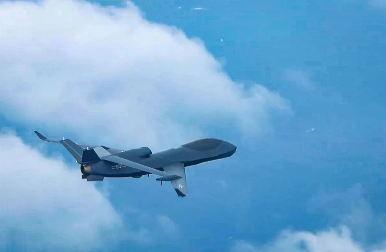 CCTV emite las primeras imágenes oficiales del WZ-7. Crédito: SCMP.