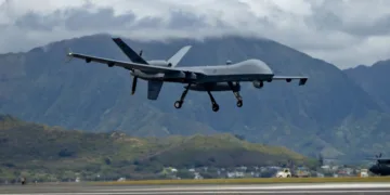 Un MQ-9 Reaper de la Fuerza Aérea de los Estados Unidos, asignado al Ala 49, aterriza en la Estación Aérea del Cuerpo de Marines de Kaneohe Bay, Hawái, el 6 de julio durante el Rim of the Pacific 2022. (Cabo Haley Fourmet Gustavsen/Cuerpo de Marines)